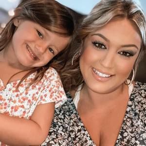 Meet your Posher, Caitlyn